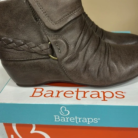 BareTraps Brown Ankle Booties with Ruched Design NEW. 8M - Picture 2 of 16